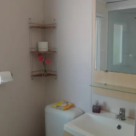 Üdülőpark Magic Mobile Montourey, 3 Chambres, 2 Salles De Bain, Piscine Disponible Sur Place Fréjus